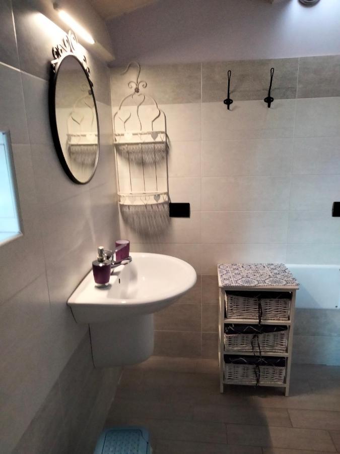 ペスカーラResidenza Floresアパートメント エクステリア 写真